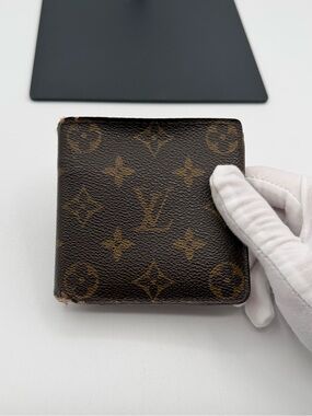 Louis Vuitton Monogram Bi Fold Wallet